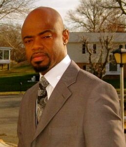 Photo - Jean Ekoué  - Ambassadeur de Baza Education depuis 2013